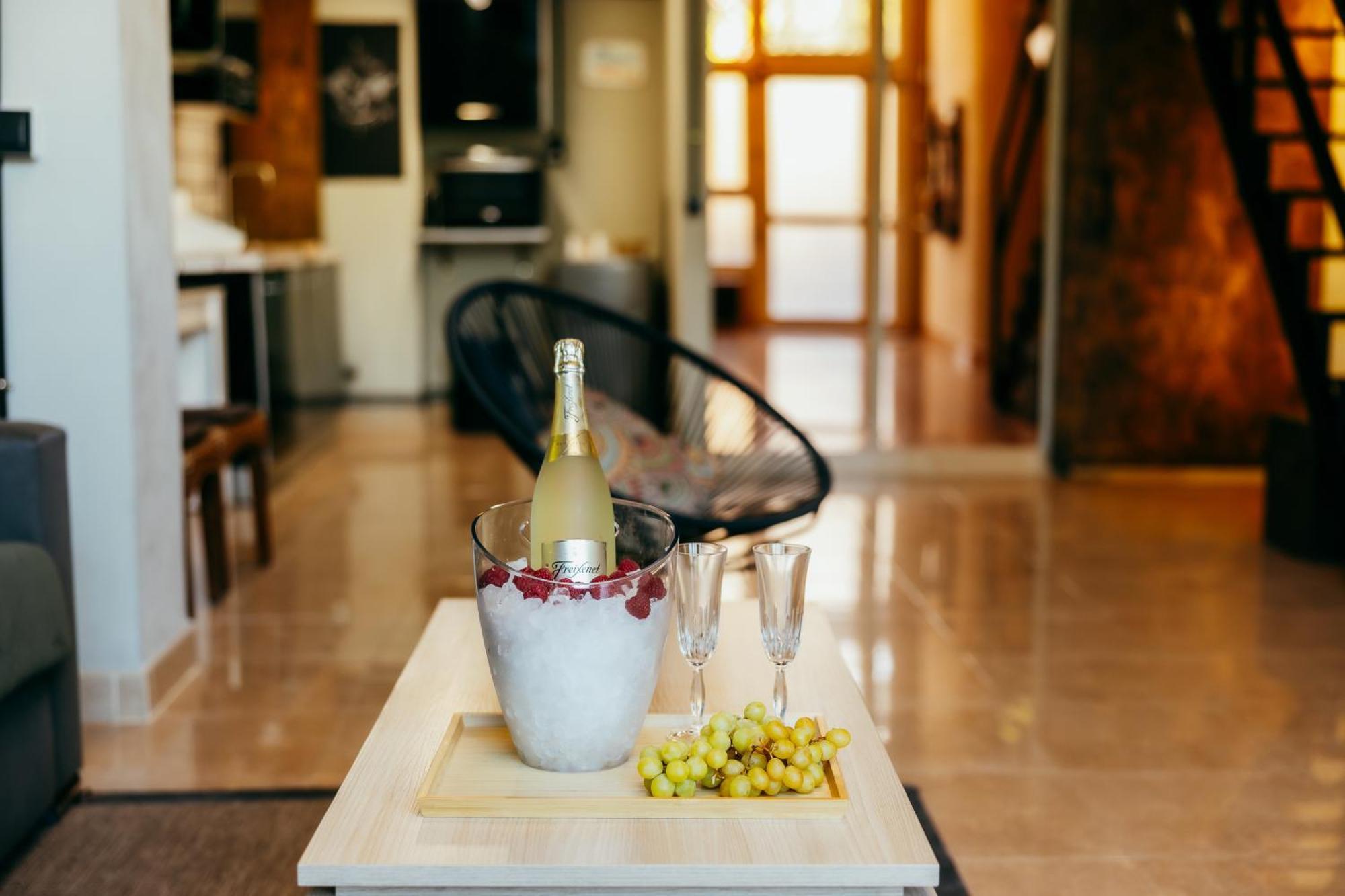 Apartment Ruzafa Roots, 12 Min To Centre, Smart Tv, Wine Valencia Luaran gambar